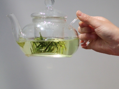 喝茶的好處和壞處分別是什么，長期喝茶有什么危害？