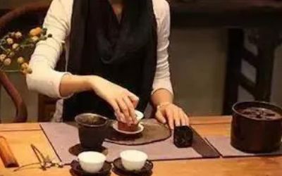 三才蓋碗的正確拿法，三才蓋碗抓碗法圖解