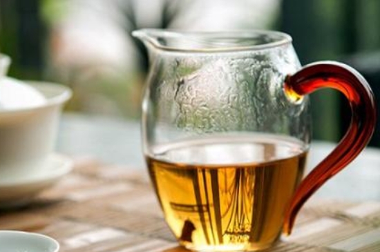 福鼎白茶能長(zhǎng)時(shí)間悶泡嗎，老白茶可以悶著喝嗎？