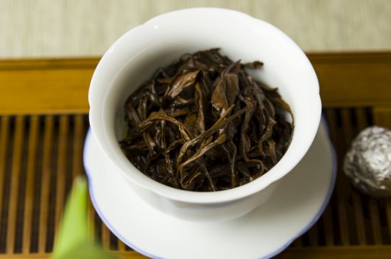 干吃茶葉致癌嗎，長(zhǎng)期吃干茶葉的危害