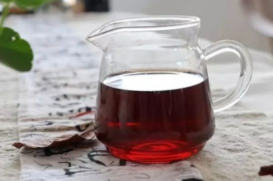 黑茶調(diào)理婦科病，女人喝黑茶好處太多了！