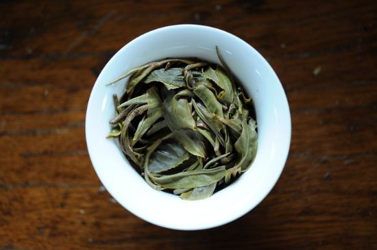 干吃茶葉致癌嗎，長(zhǎng)期吃干茶葉的危害