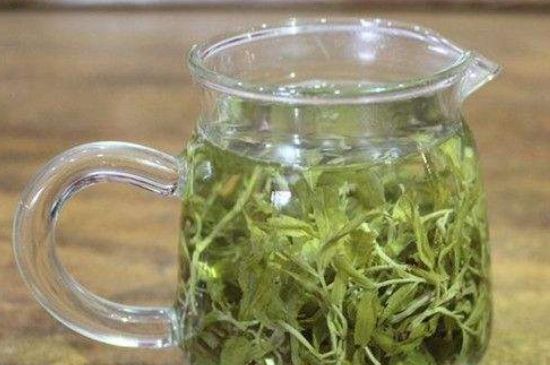 怎樣辨別莓茶發(fā)霉了，莓茶發(fā)霉和白霜的區(qū)別