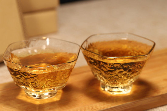 白茶的年份是怎么區(qū)分，如何辨別白茶年份