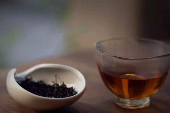 泡好的茶水放冰箱能保存多久，泡好的茶冷藏放多久？