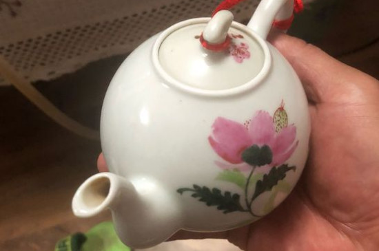 瓷壺適合泡什么茶，瓷器茶具喝什么茶好