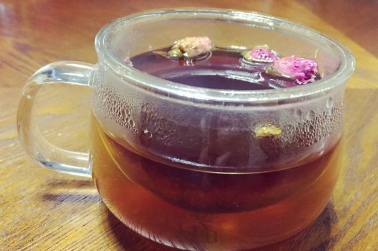 喝玫瑰花茶能祛斑嗎，玫瑰花茶有祛斑的功效嗎？