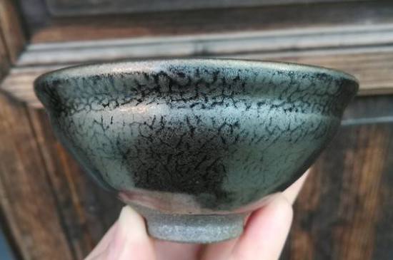 怎么鑒別建盞化學(xué)釉，真假建盞的對(duì)比與辨別