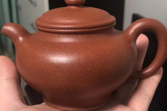 正宗紫砂壺多少錢一套，一套正宗宜興紫砂壺什么價格