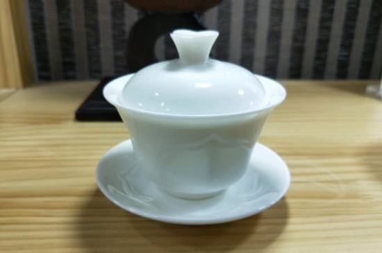 常見(jiàn)的七大材質(zhì)的茶具優(yōu)缺點(diǎn)，用什么材質(zhì)的茶具泡茶最好？