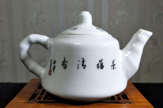 瓷壺適合泡什么茶，瓷器茶具喝什么茶好