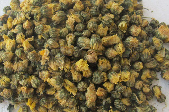 菊花茶大朵小朵有什么區(qū)別，菊花喝大朵還是小朵？