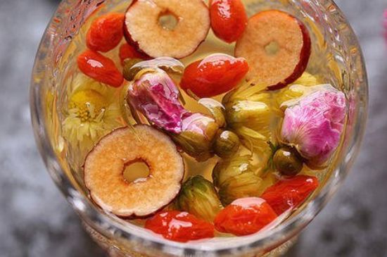 干玫瑰花泡水放幾顆，玫瑰花泡水一次放幾朵？