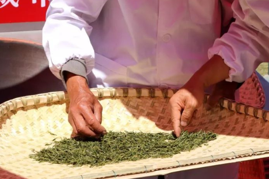 綠茶加工工藝流程圖，綠茶的加工制作包含哪幾個(gè)步驟？