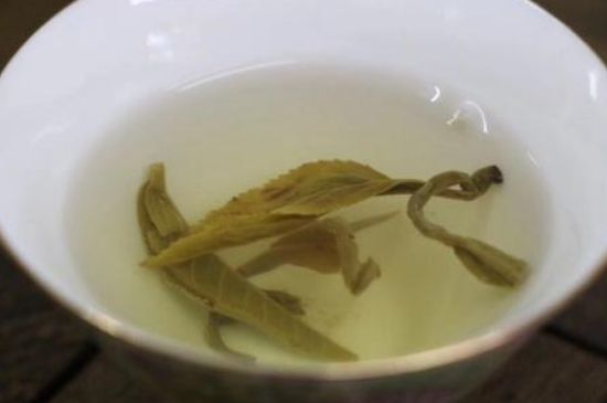 茉莉龍珠泡開后為什么都是梗，茉莉龍珠泡開后什么樣？