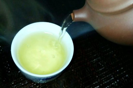 一天什么時候喝黑茶最好，喝黑茶一天最佳時間和季節(jié)