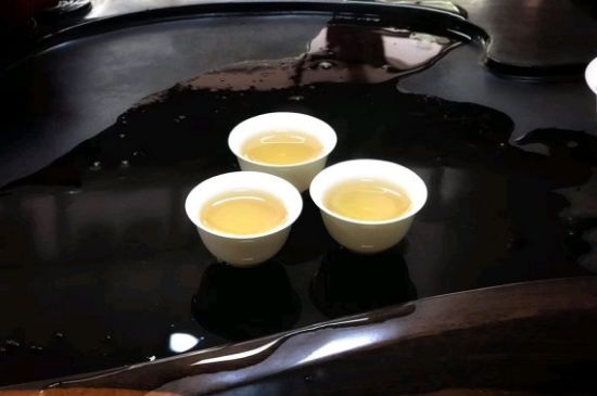 蜜蘭香好還是鴨屎香好，鳳凰單叢茶蜜蘭香和鴨屎香特點(diǎn)有哪些？