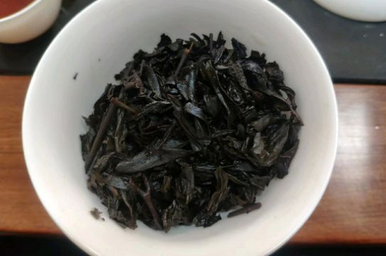 大紅袍煙熏味是好茶嗎，能不能喝對(duì)人體有壞處嗎