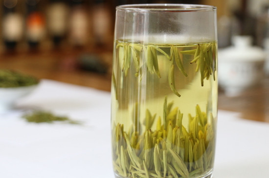 竹葉青茶泡不立起來怎么回事，竹葉青茶怎么泡立起來