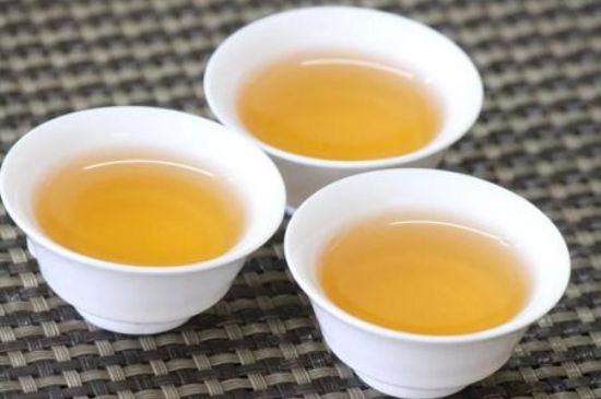 蜜蘭香和鴨屎香區(qū)別，鳳凰單樅鴨屎香vs蜜蘭香圖片對(duì)比