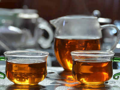 紅茶和綠茶的區(qū)別，常喝紅茶好還是綠茶好？