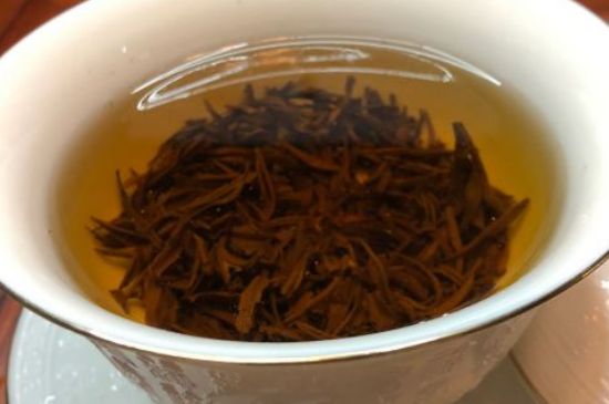 女人晚上喝紅茶好嗎，女人紅茶啥時候喝最好？