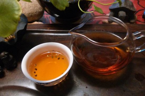 正山小種對(duì)胃好嗎，正山小種養(yǎng)胃還是傷胃