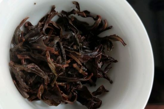 正山小種喝起來(lái)苦澀有點(diǎn)酸對(duì)嗎，正山小種發(fā)酸有害嗎