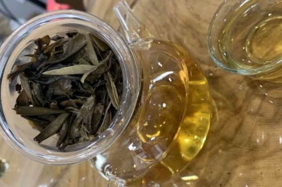 白茶三年為藥七年為寶的原理，為什么說一年茶三年藥七年寶？