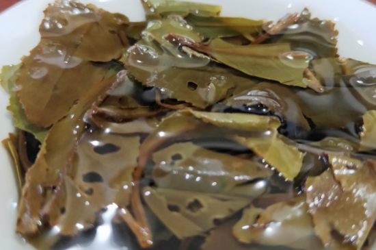 白茶三年為藥七年為寶的原理，為什么說一年茶三年藥七年寶？