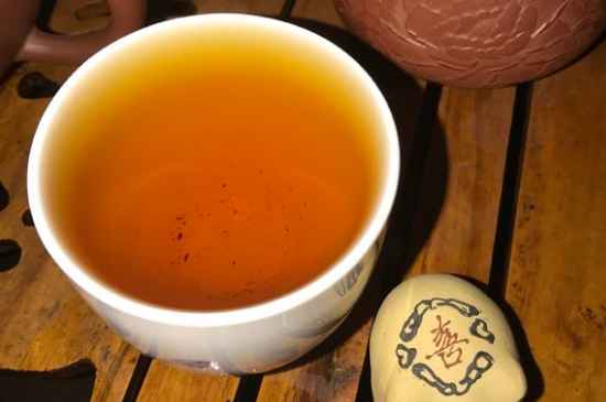 正山小種適合女人喝嗎，女人經(jīng)常喝正山小種茶好嗎