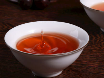 紅茶和綠茶的區(qū)別，常喝紅茶好還是綠茶好？